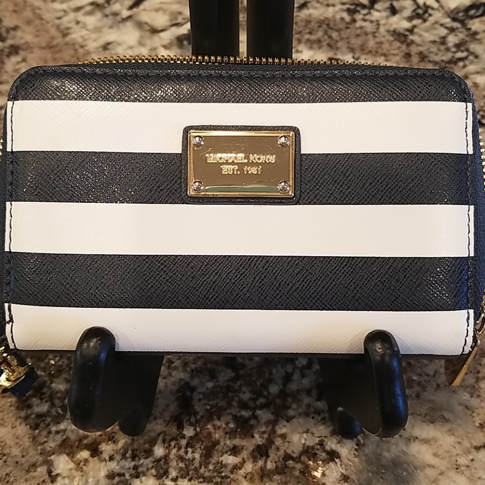 Michael Kors wristlet